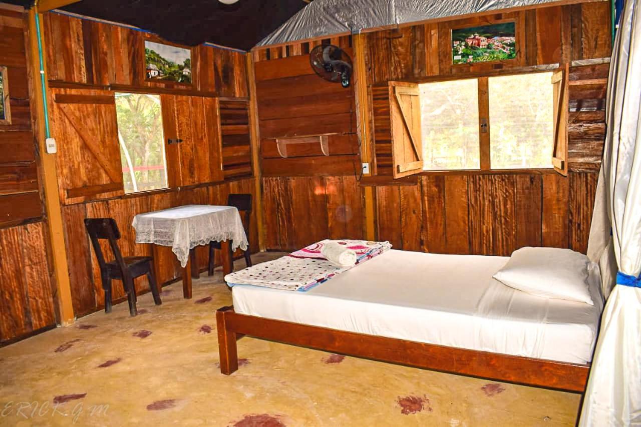 Hostal Cano Nevera La Macarena Exteriér fotografie