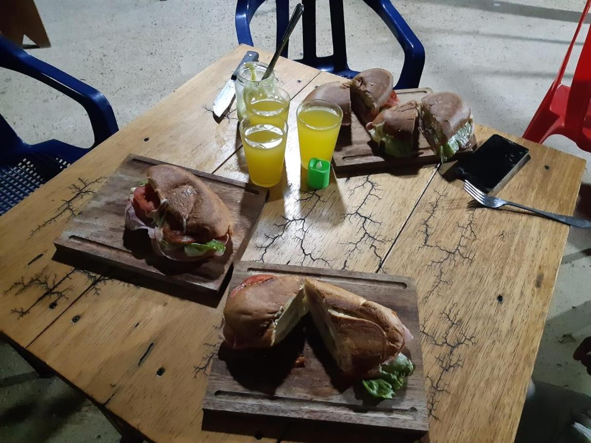 Hostal Cano Nevera La Macarena Exteriér fotografie